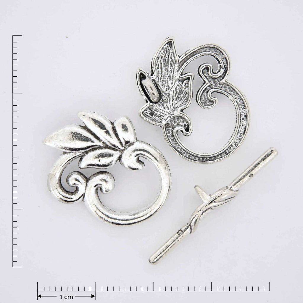 Silver toggle clasp.